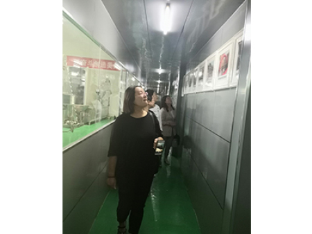 妇联主任参观调研