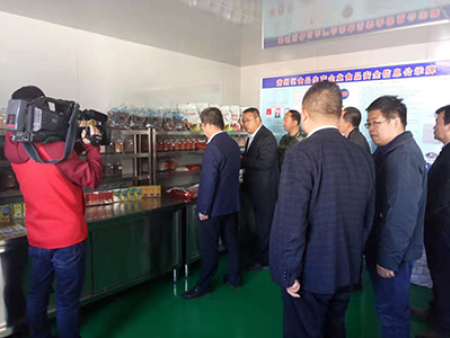 区委书记视察工作