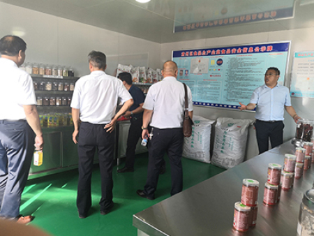 兰州市商务局领导、交大院长视察工作