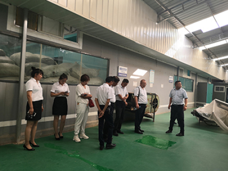 兰州市商务局领导、交大院长视察工作