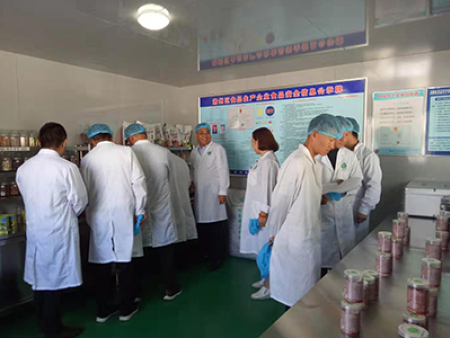 食药所视察工作