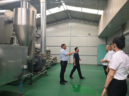 兰州市商务局领导、交大院长视察工作