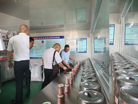 兰州市商务局领导、交大院长视察工作