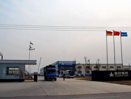 厂区正门全景展示 