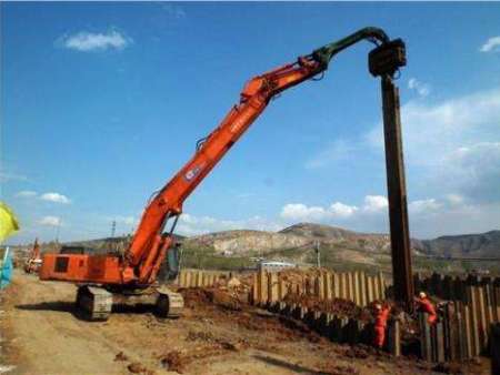 挖掘机施工