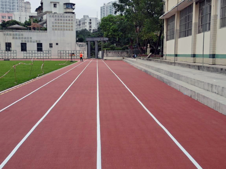 这一片东方红,美丽、健康又环保——南宁市第五中学预制型跑道竣工!yabo88app2019预制型跑道