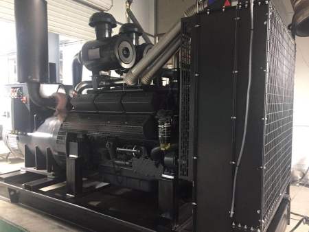 上柴股份650KW柴油发电机组