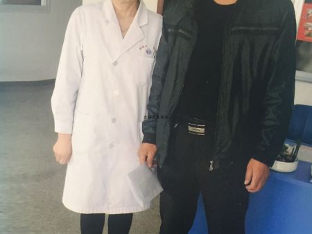 痛风患者马先生 出院合影