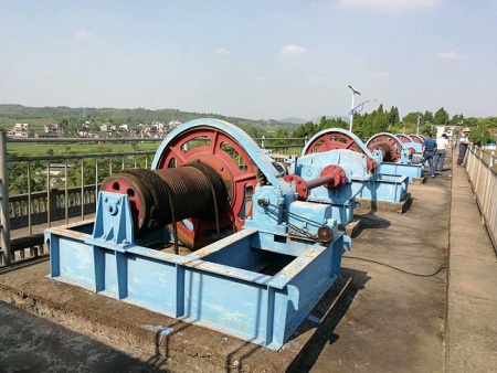 卷揚(yáng)啟閉機(jī)工程案例