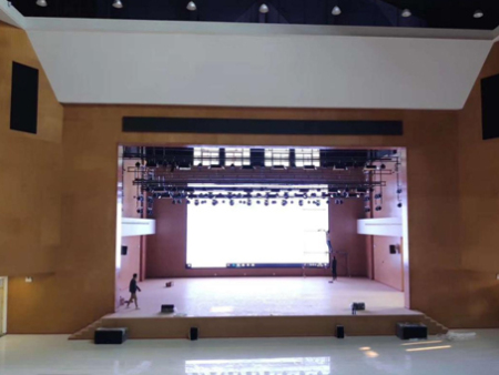 解放军某部舞台机械、音响灯光施工现场