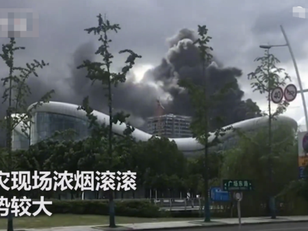 无锡一工地保温板燃烧引发火灾！