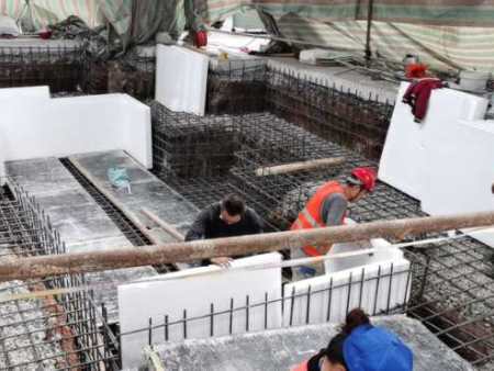 一汽铸造纽威龙门铣床设备基础施工现场
