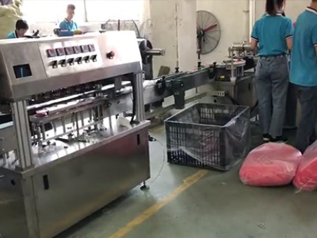 Clay automatic filling and film covering machine