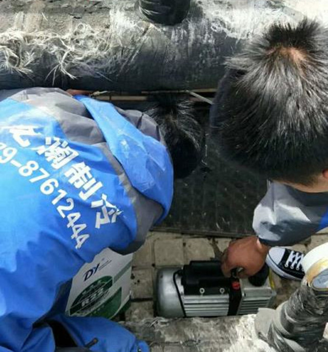 日立空調(diào)離心機故障與外機清洗