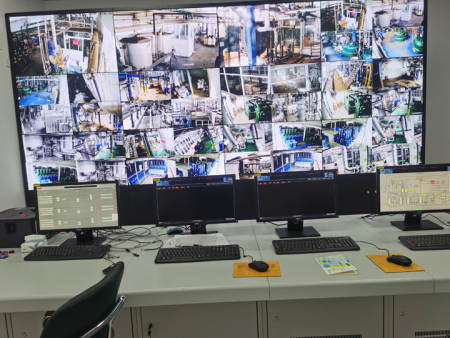 监控设备调试现场