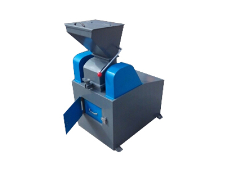 錘式破碎機（錘刀式破碎機）(密封式錘式破碎機）