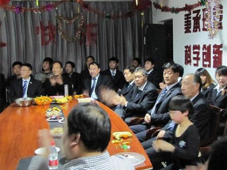 公司舉行2013年新年茶話會
