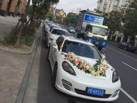 婚车其实从古至今一直都有，古代的婚车就是花轿子！