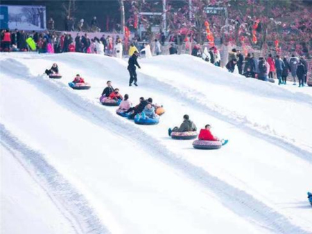 曾家山滑雪场对外营业 四川广元朝天旅游开启“冰雪模式”