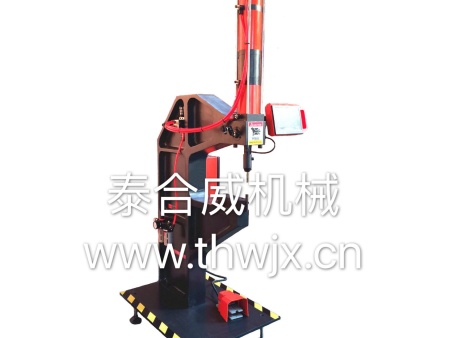 具有高性能的气动旋铆机特征
