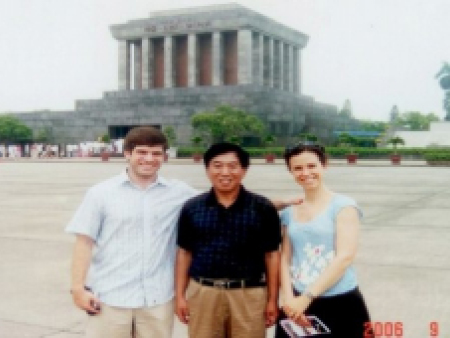 公司領(lǐng)導與法國客人合影