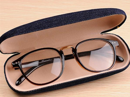 眼镜盒是软体的，会不会不保护眼镜？