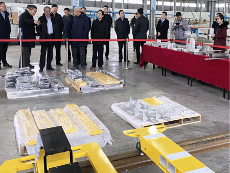 丁文江院士何季麟院士參觀指導