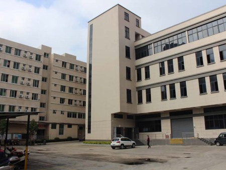 车间宿舍楼一角