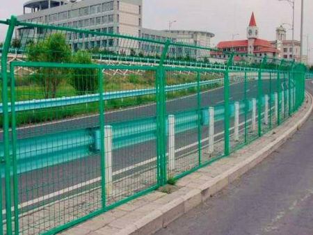 西宁市政护栏批发-道路护栏保养注意事项