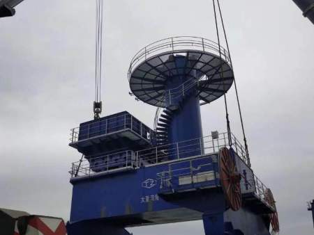 350T和500T罗源湾电厂码头吊装10吨门机1 350T和500T罗源湾电厂码头吊装10吨门机1