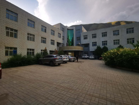 中鐵隧道局蘭張鐵路一分部辦公樓供暖、淋浴項目，供暖面積3000㎡1