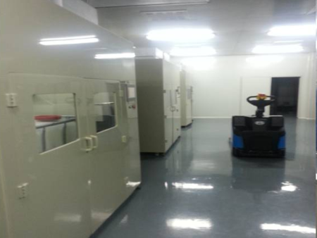 Super clean packing room Super clean packing room