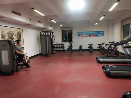 某部队体能训练室