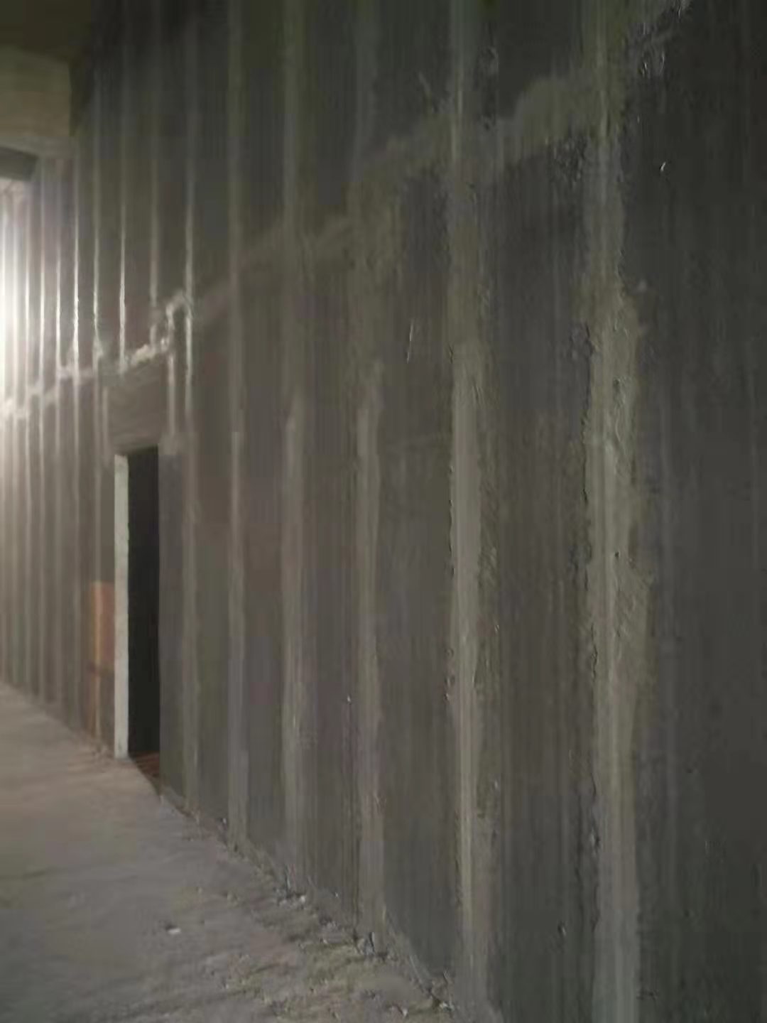 沈陽水泥隔墻板比較輕可以緩解工程建筑載重