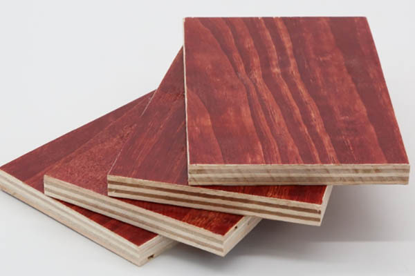 廣西建筑模板廠家生產1830×915規格紅板，厚度可定制