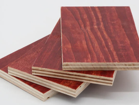 广西建筑模板厂家生产1830×915规格红板，厚度可定制