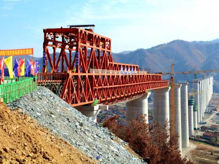 中铁九局摩天岭铁路隧道