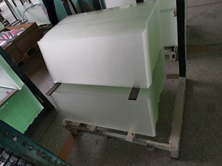 山東太陽能壓花玻璃