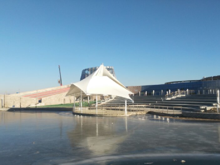 張掖自駕游基地水上舞臺膜結(jié)構(gòu)景觀工程