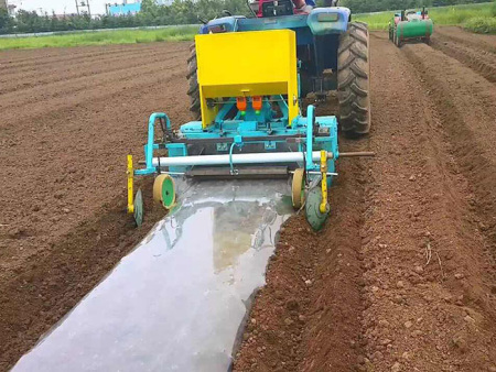 旋耕、起壟、施肥、覆膜機1