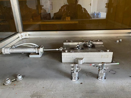 電梯門板三角鎖疲勞測試機