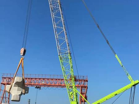 广东省潮汕饶平县华瀛天然气防波堤130T履带吊2 广东省潮汕饶平县华瀛天然气防波堤130T履带吊2