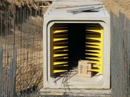 钢筋砼电缆沟施工现场 -2