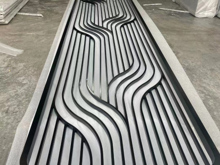 沈阳铝艺廊架是一种具有魅力和实用价值的建筑结构