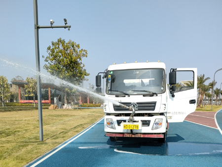 洒水车