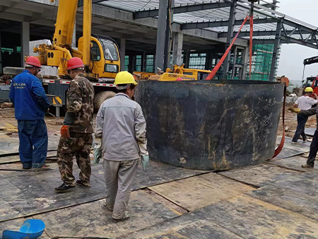 施工現(xiàn)場制作筒倉