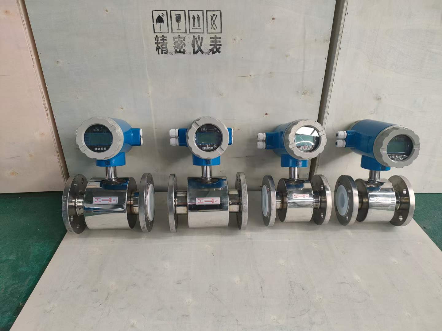 涡轮流量计，不锈钢电磁流量计，大口径电磁流量计发出