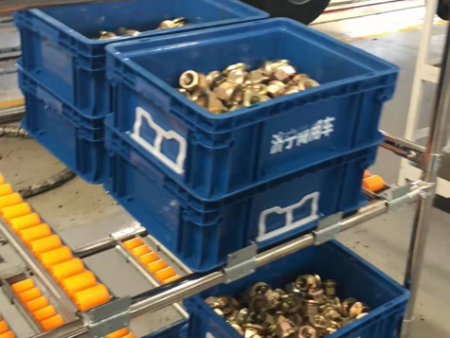中国重汽济南商用车流利条货架