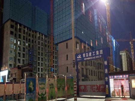 青岛建工爬架租赁2