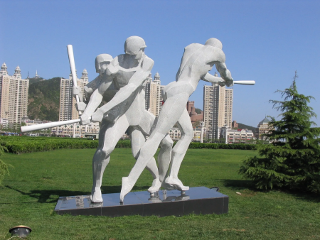 重庆雕塑公司告诉大家常见的雕塑种类有哪些？